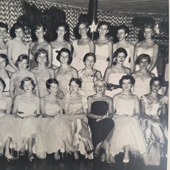 VTG 1950s Prom Group Photo B & W hot girls Retro dresses sassy style - Picture 4 of 9